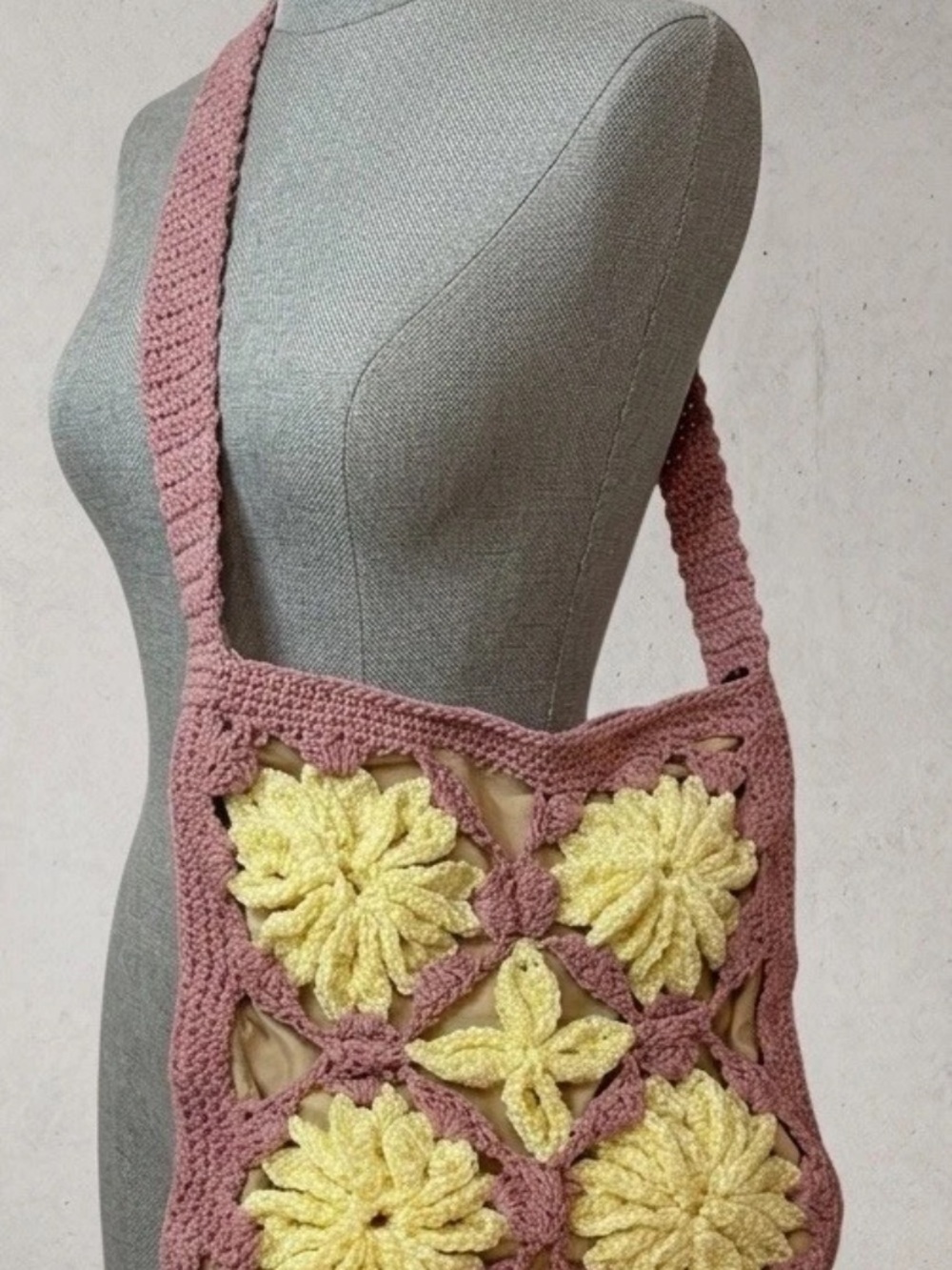 Boho Crochet Floral Granny Square Crossbody Bag Pink Yellow Lined Zipper Slouchy